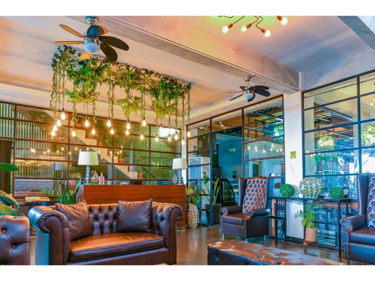 Capital O 890 Nami Hotel Tagaytay Tagaytay City Exterior photo